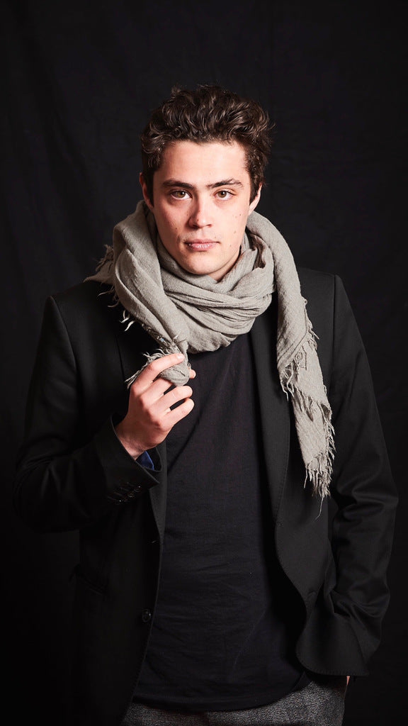 Écharpes pour hommes : Ajoutez une touche de style à votre look masculin